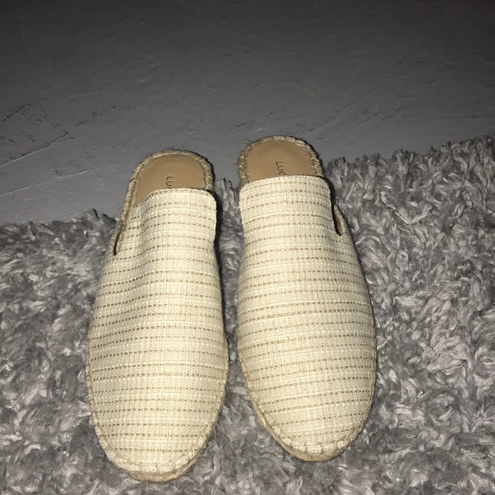 Lucky brand nude slides